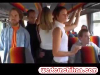 Jane miláček tápal na the autobus &excl;