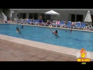 Locuras tr una piscina pública 2º melacasco.com