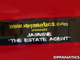 DP Fanatics: desirable estate agent sucks two cocks