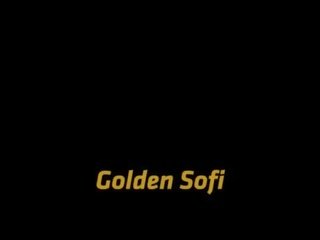 Sofi goldfinger fica mijo e um forte caralho