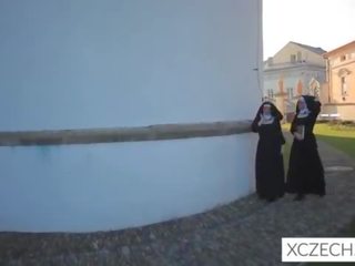 Bizzare pieaugušais video ar catholic mūķenes! ar monstrs!