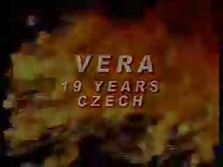 19 år gammal vera från tjeckiska blir gangbanged