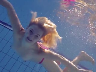 Excellent Elena movs what she can do under Water