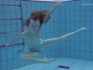 أشعر كس سباحة عار آنا netrebko