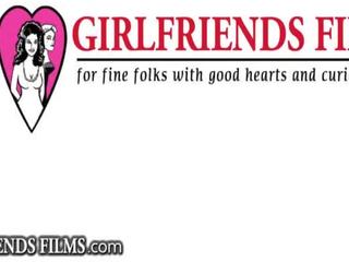 पहले लेज़्बीयन पट्टा पर बकवास - girlfriendsfilms