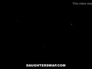 Daughterswap - wiek dojrzewania pieprzyć tatusiowie najlepsze chłopak podczas film