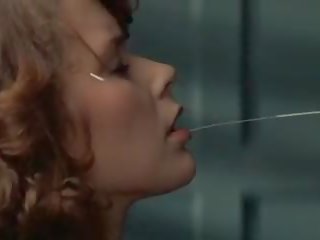Emmanuelle 1975: 自由 褐发女郎 成人 电影 电影 ae