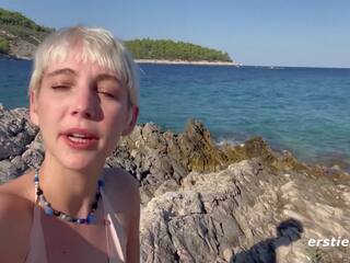Ersties - חמוד annika מחזות עם את עצמה ב א stupendous חוף ב croatia