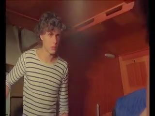 情慾 在 海 1979: 免費 碰 臟 電影 視頻 3e