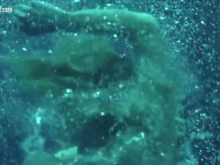 裸体 名人 - 水下 场景, 高清晰度 x 额定 视频 2a