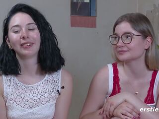 Ersties: Junge Freundinnen haben heiï¿½en Strap-On adult video