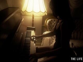 Splendid 青少年 褐髮女郎 播放 她的 的陰戶 喜歡 一 鋼琴 keyboard