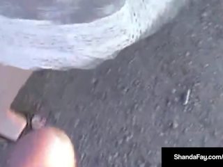 Canadien puma shanda fay obtient une charge sur son cul en voiture! x évalué film vids