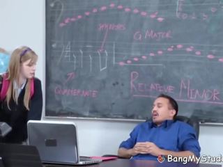 Stupid študent fucks ju hudba učiteľka pre approval