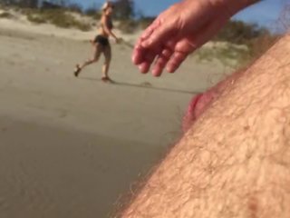 Công khai bãi biển người thích trần truồng cfnm cương cứng