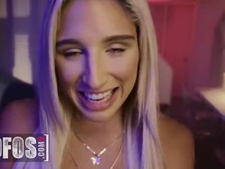 Mofos - phat göt abella danger pushes hellowin kostýüm to its limits